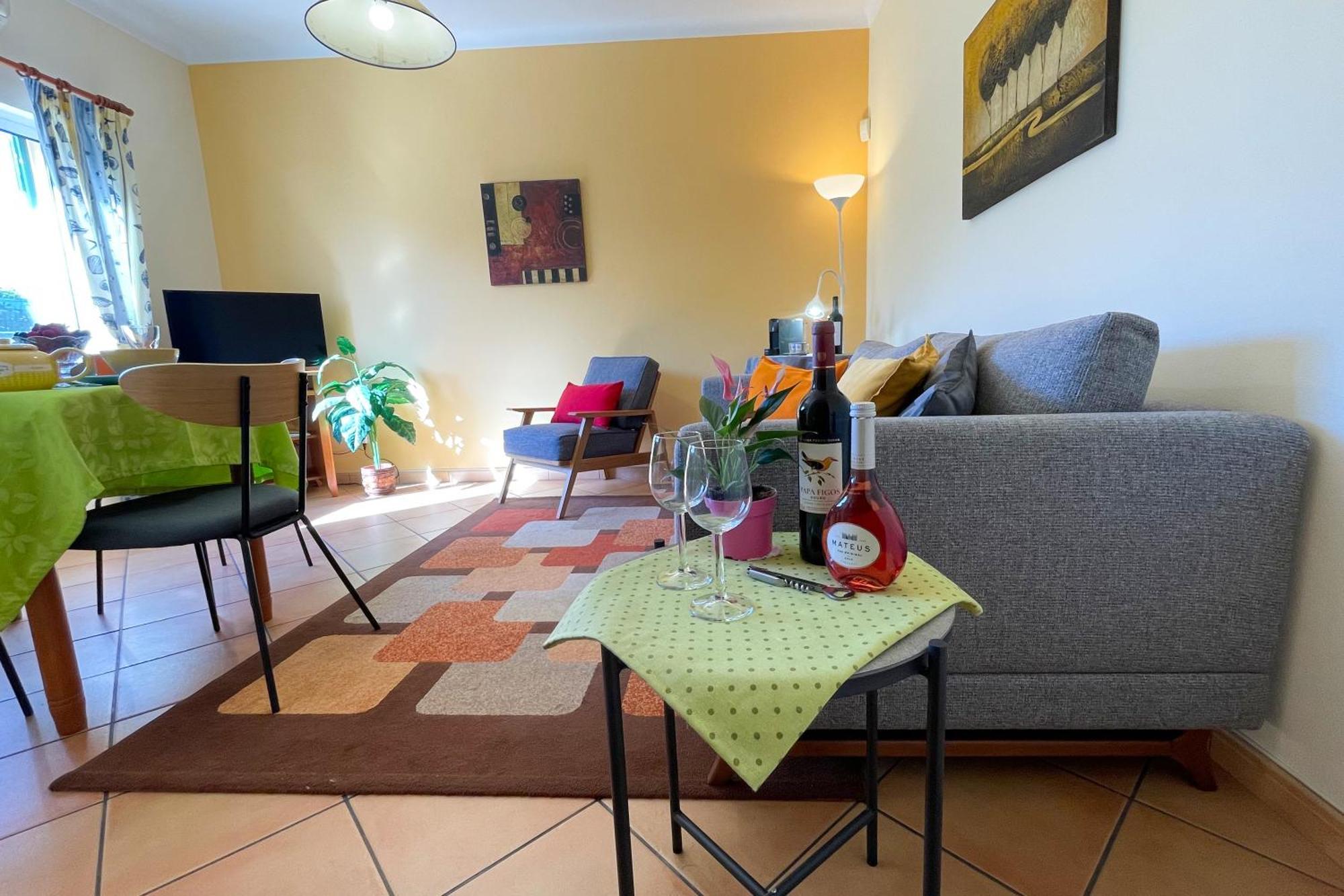 Villa Eber - Independent 1 & 2 Bedroom Apartments, Pool, Air Con, Fast Wi-Fi, Near Old Town Of Albufeira And Beaches Εξωτερικό φωτογραφία
