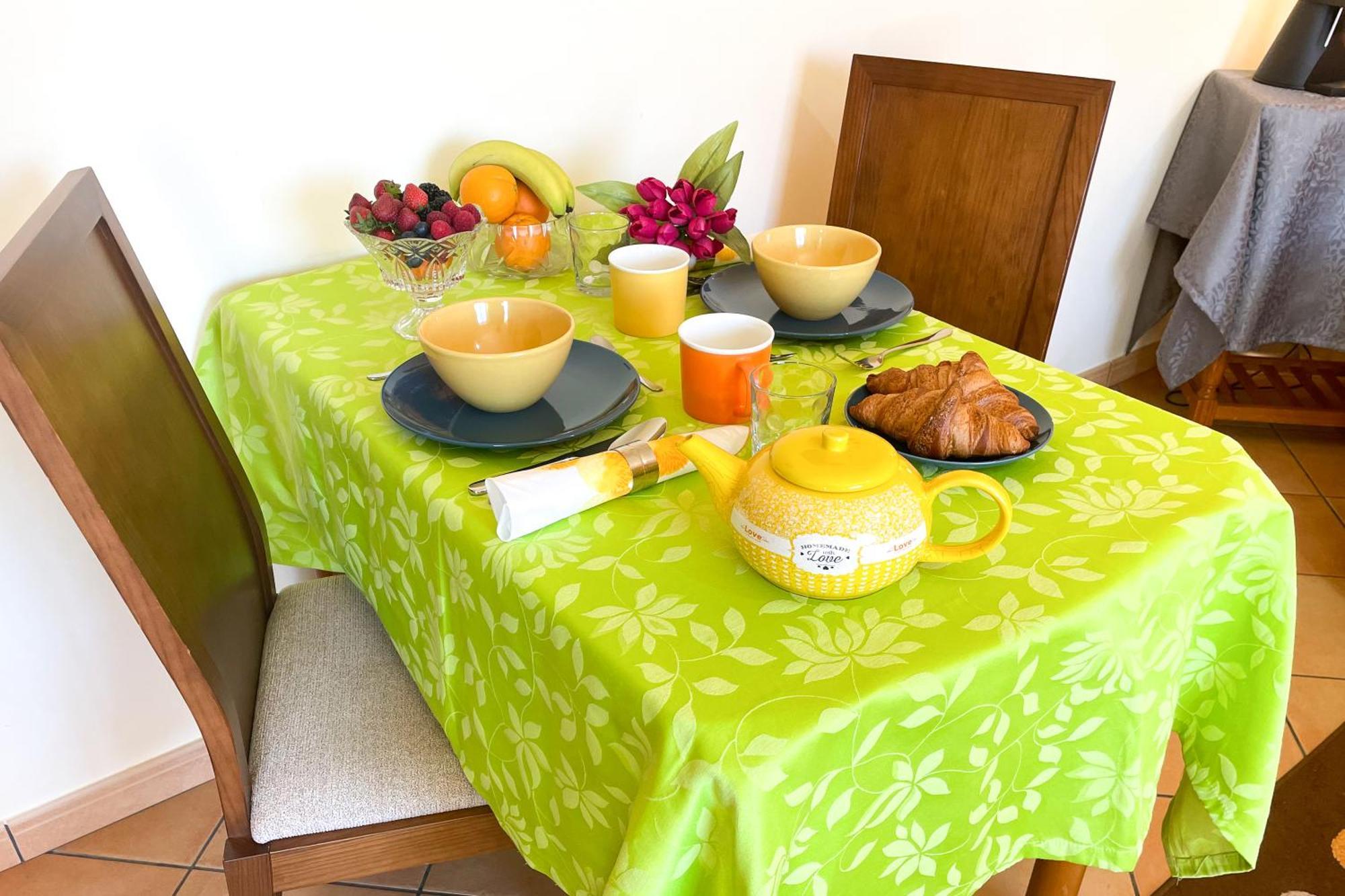 Villa Eber - Independent 1 & 2 Bedroom Apartments, Pool, Air Con, Fast Wi-Fi, Near Old Town Of Albufeira And Beaches Εξωτερικό φωτογραφία