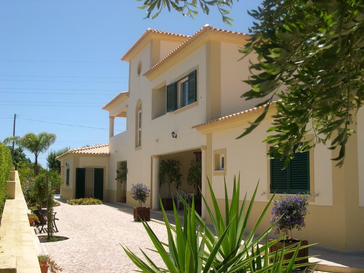 Villa Eber - Independent 1 & 2 Bedroom Apartments, Pool, Air Con, Fast Wi-Fi, Near Old Town Of Albufeira And Beaches Εξωτερικό φωτογραφία