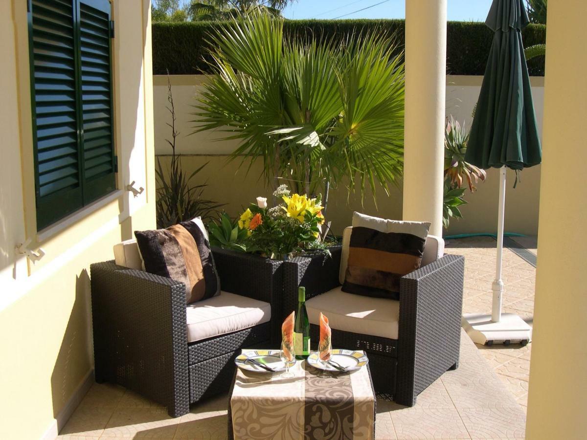 Villa Eber - Independent 1 & 2 Bedroom Apartments, Pool, Air Con, Fast Wi-Fi, Near Old Town Of Albufeira And Beaches Εξωτερικό φωτογραφία