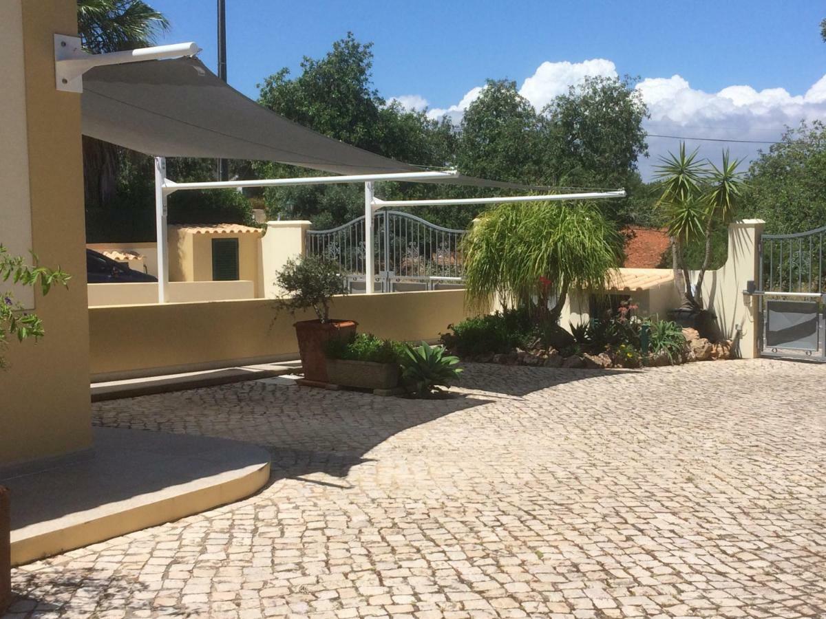 Villa Eber - Independent 1 & 2 Bedroom Apartments, Pool, Air Con, Fast Wi-Fi, Near Old Town Of Albufeira And Beaches Εξωτερικό φωτογραφία
