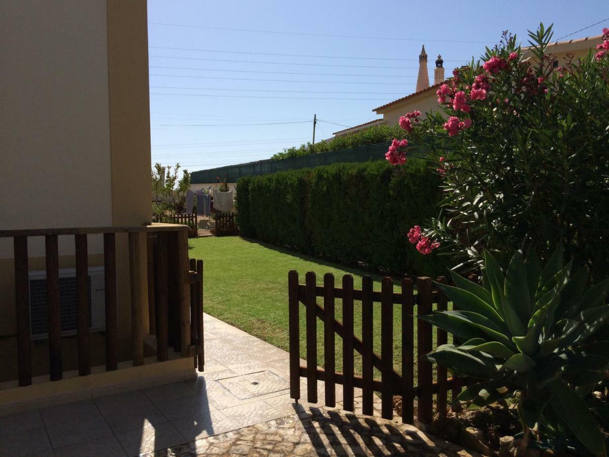 Villa Eber - Independent 1 & 2 Bedroom Apartments, Pool, Air Con, Fast Wi-Fi, Near Old Town Of Albufeira And Beaches Εξωτερικό φωτογραφία