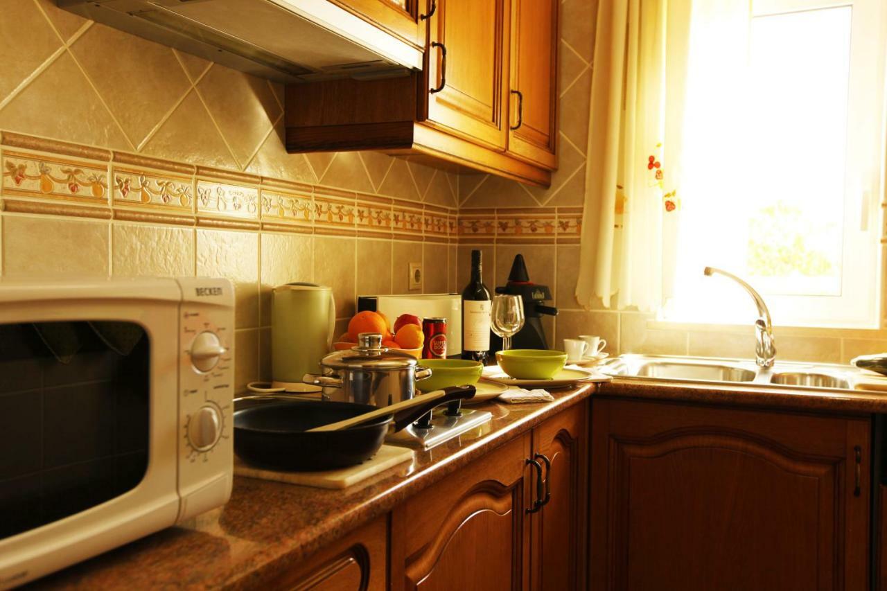 Villa Eber - Independent 1 & 2 Bedroom Apartments, Pool, Air Con, Fast Wi-Fi, Near Old Town Of Albufeira And Beaches Εξωτερικό φωτογραφία