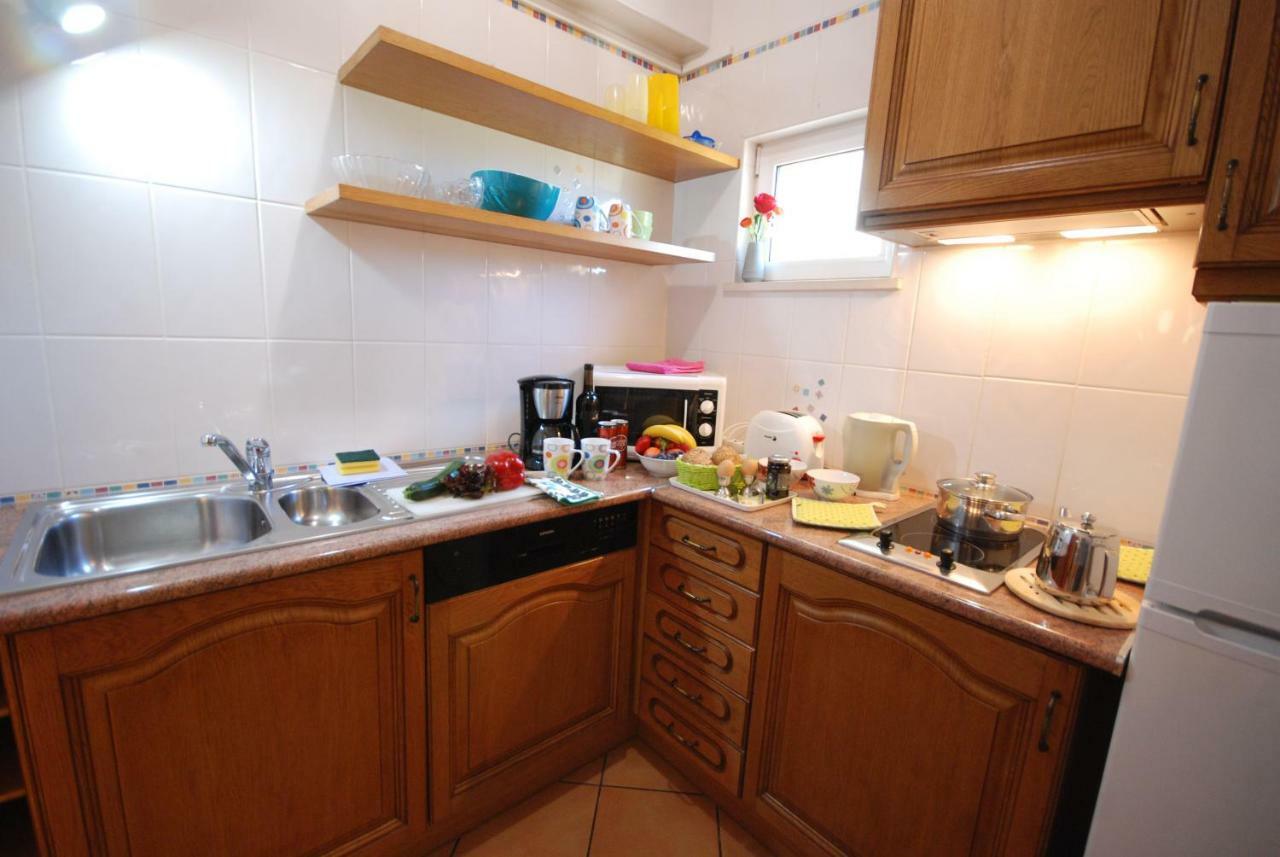 Villa Eber - Independent 1 & 2 Bedroom Apartments, Pool, Air Con, Fast Wi-Fi, Near Old Town Of Albufeira And Beaches Εξωτερικό φωτογραφία