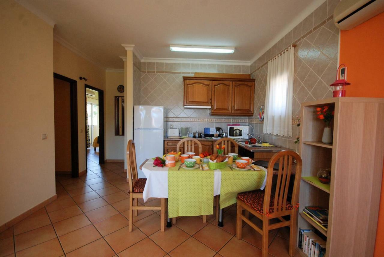 Villa Eber - Independent 1 & 2 Bedroom Apartments, Pool, Air Con, Fast Wi-Fi, Near Old Town Of Albufeira And Beaches Εξωτερικό φωτογραφία