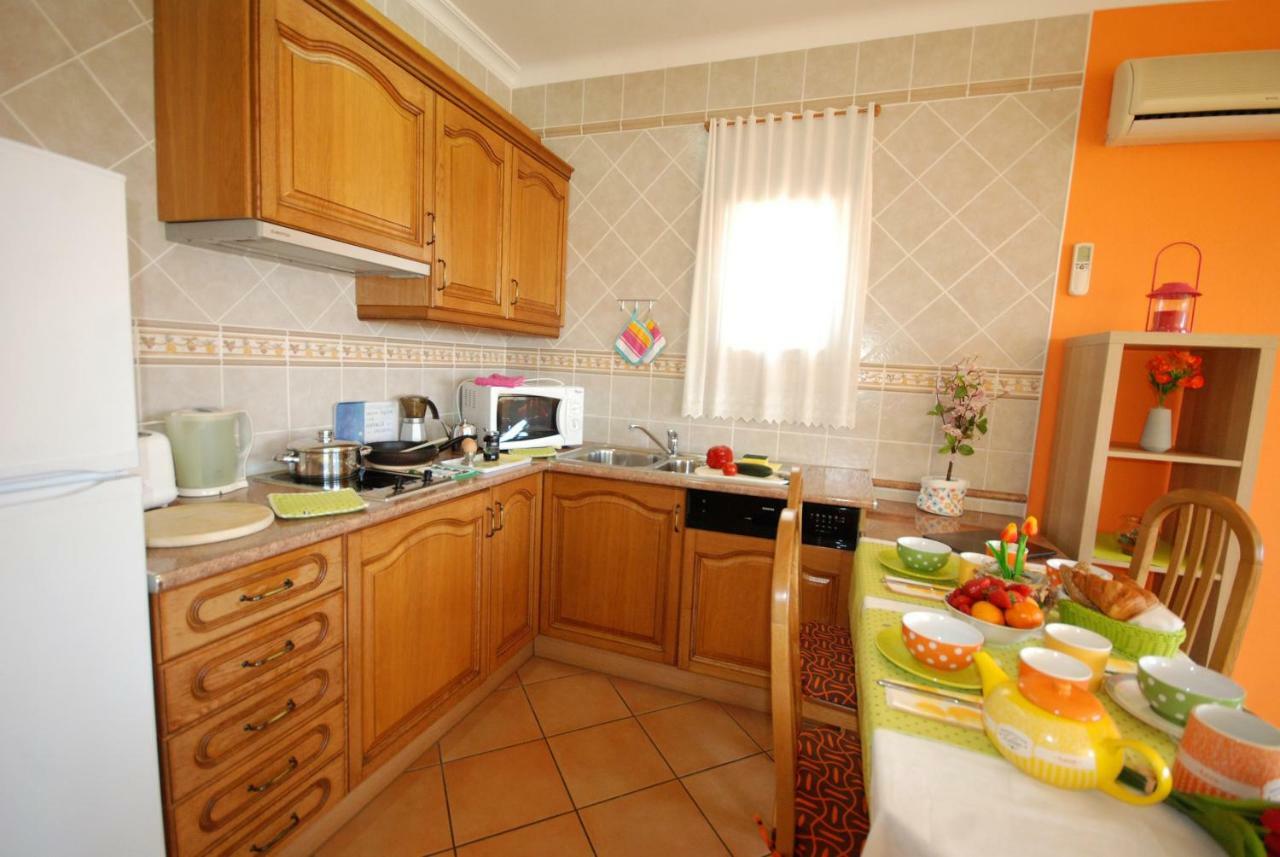 Villa Eber - Independent 1 & 2 Bedroom Apartments, Pool, Air Con, Fast Wi-Fi, Near Old Town Of Albufeira And Beaches Εξωτερικό φωτογραφία